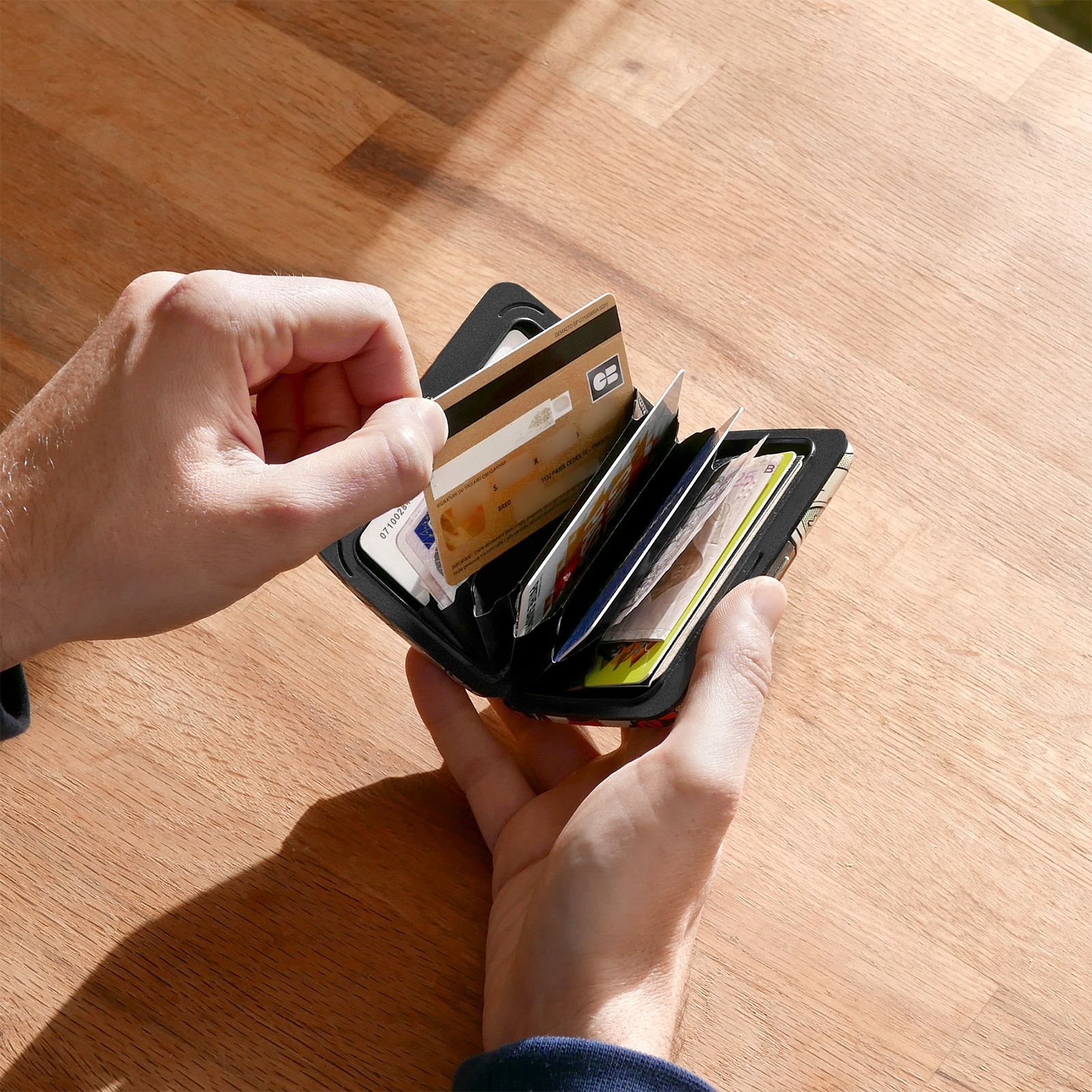 OGON Aluminum Wallet Smart Case V2.0 - Rose Gold